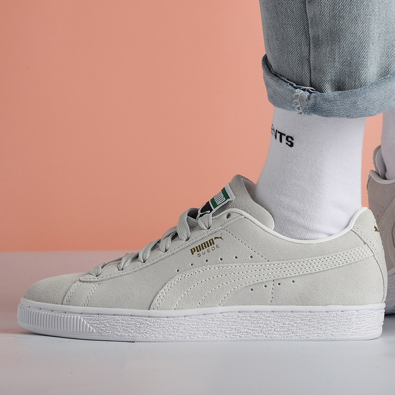 Off top white pumas
